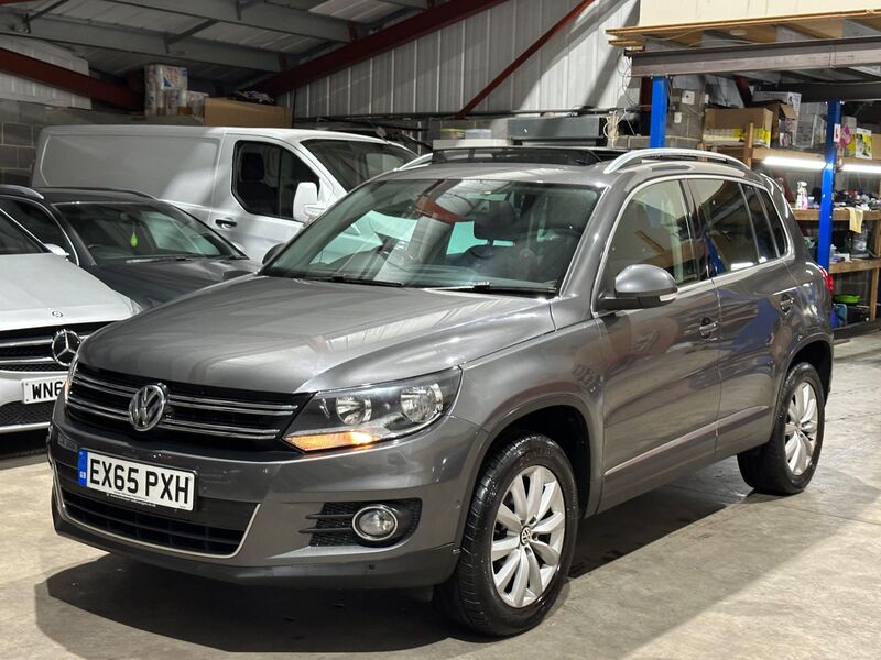 VOLKSWAGEN TIGUAN