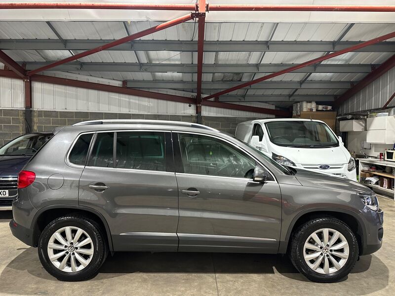 View VOLKSWAGEN TIGUAN 2.0 TDI BlueMotion Tech Match 4WD Euro 6 (s/s) 5dr