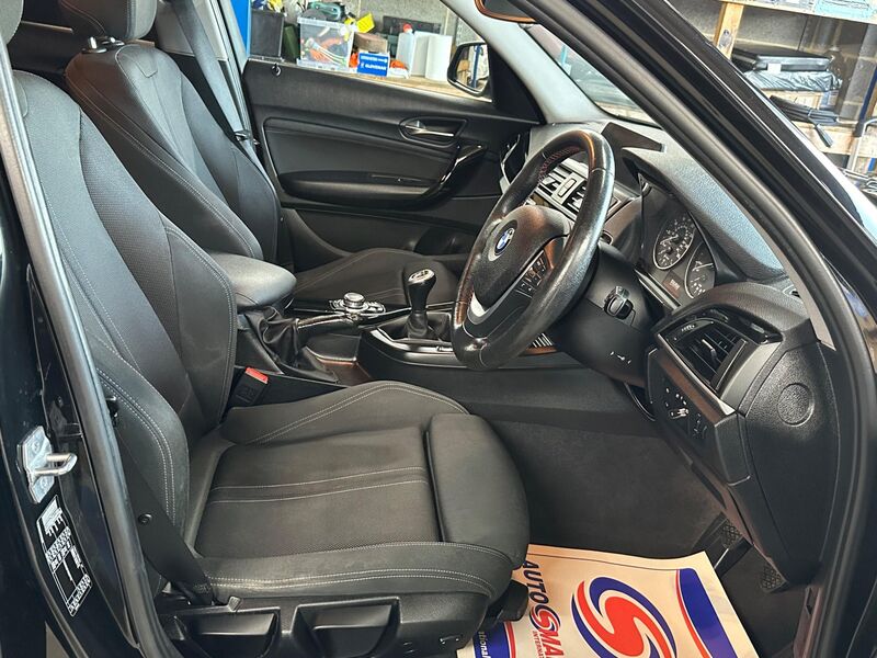 BMW 1 SERIES