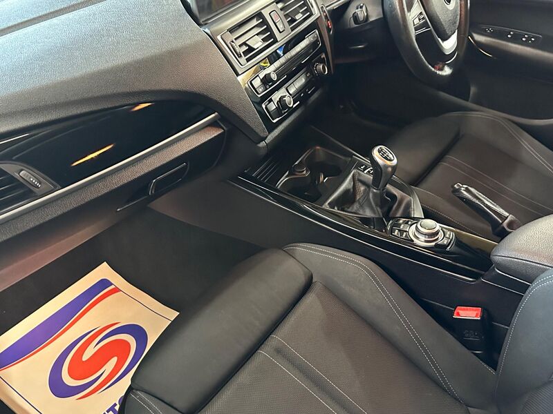 BMW 1 SERIES