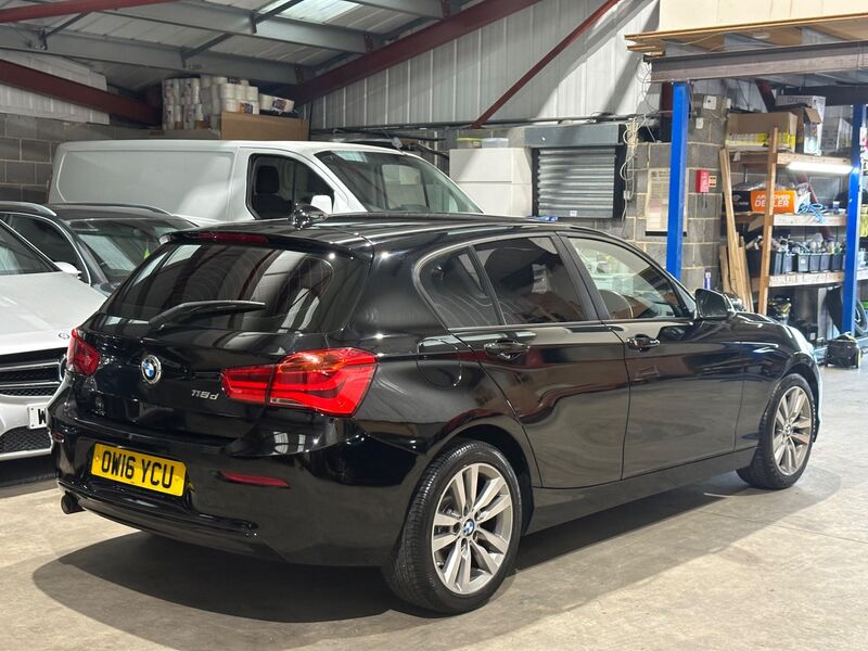 BMW 1 SERIES