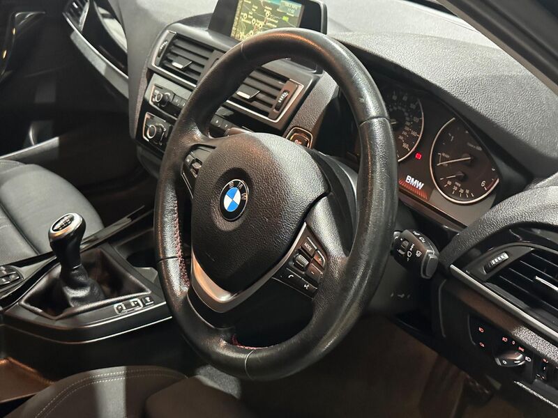 BMW 1 SERIES