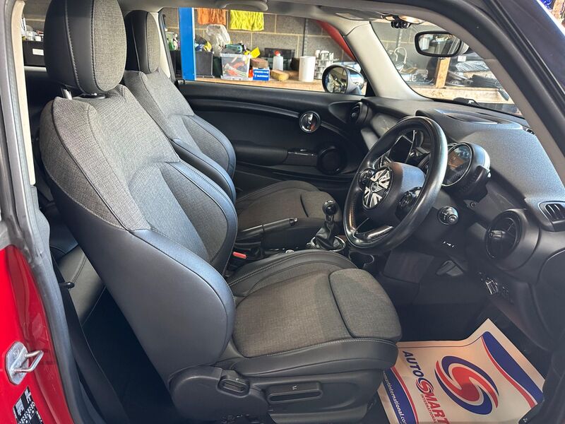 MINI HATCH