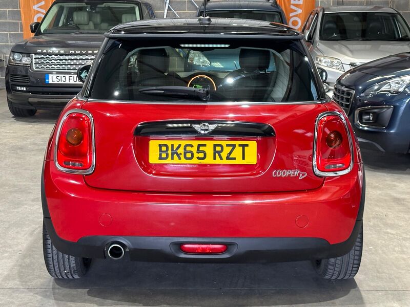MINI HATCH