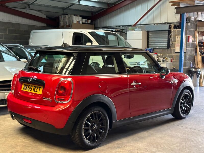 MINI HATCH