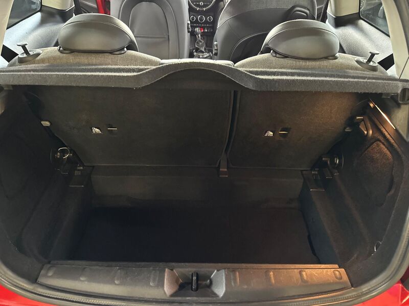 MINI HATCH