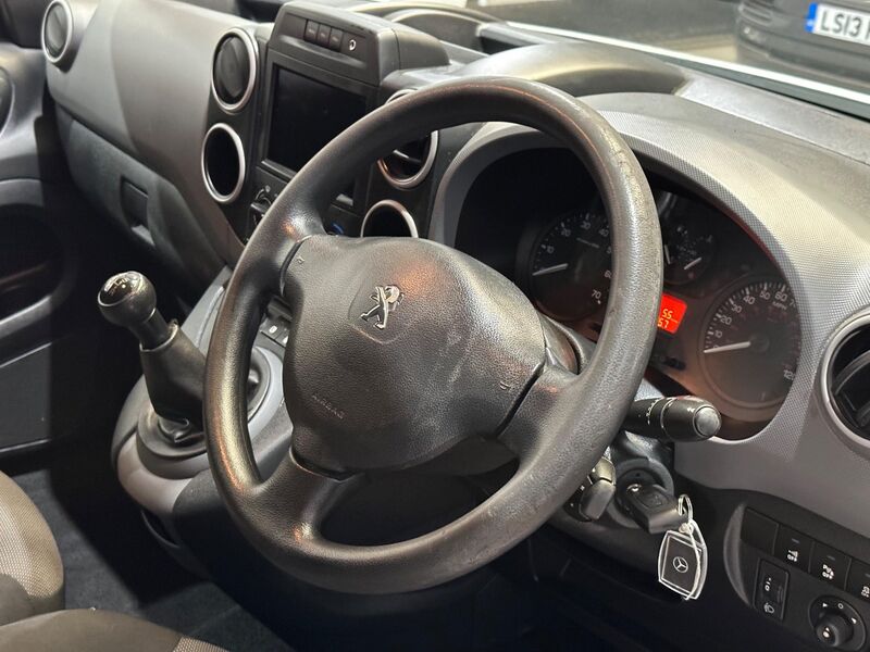 PEUGEOT PARTNER