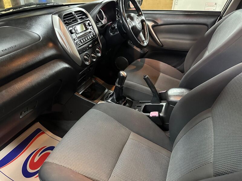 TOYOTA RAV4