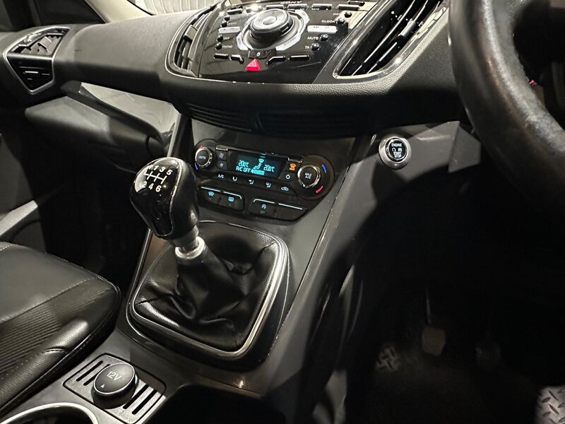 FORD KUGA