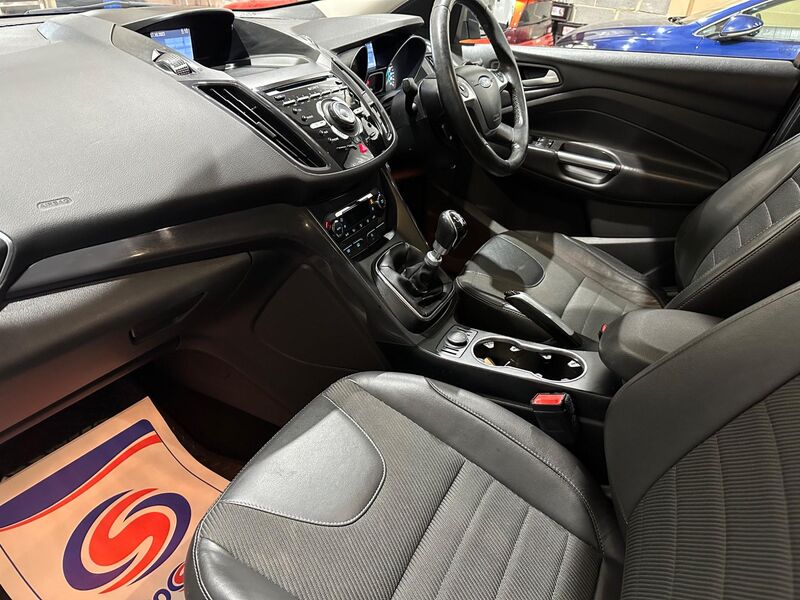 FORD KUGA