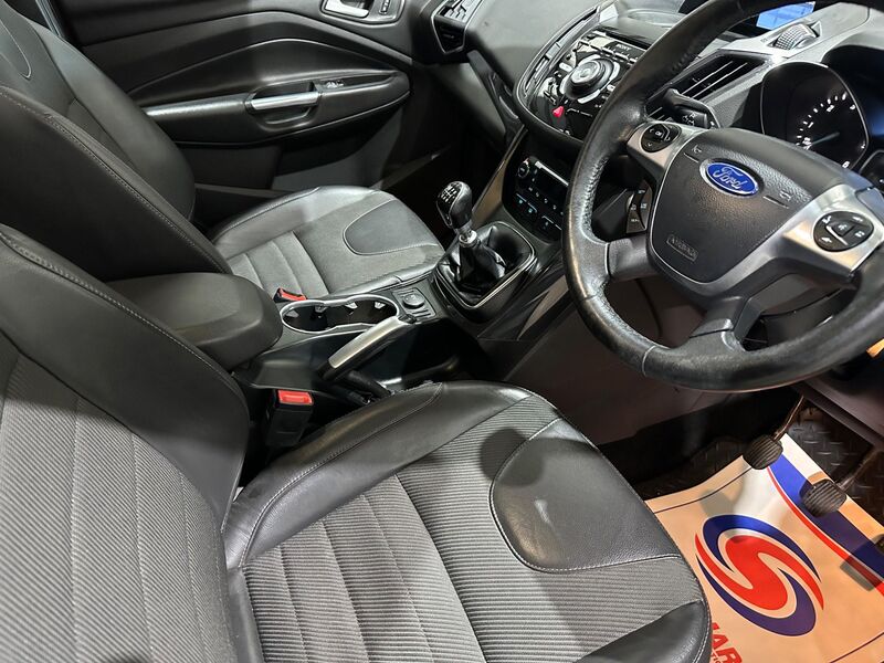 FORD KUGA