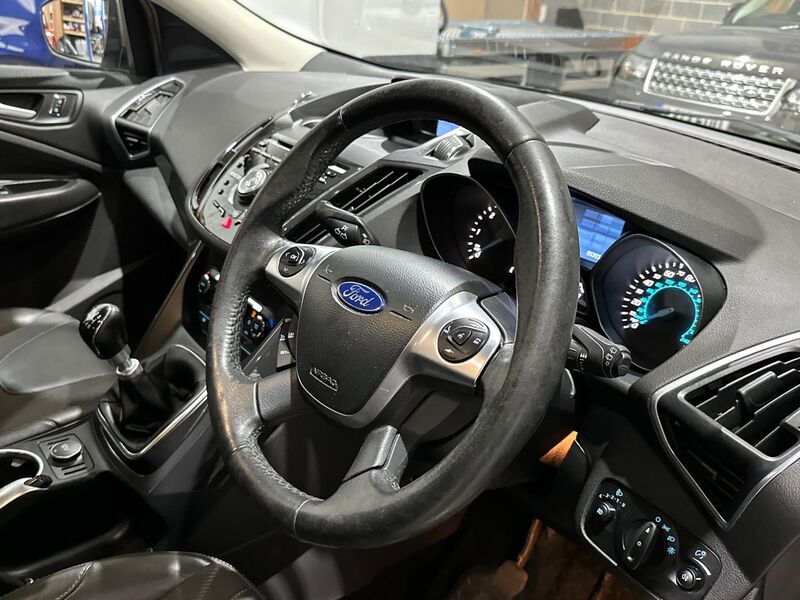 FORD KUGA