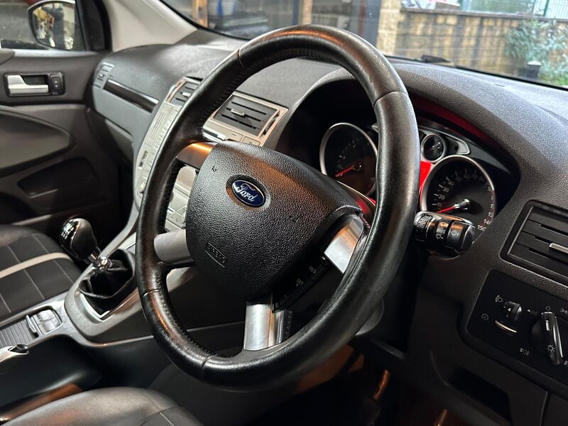 FORD KUGA