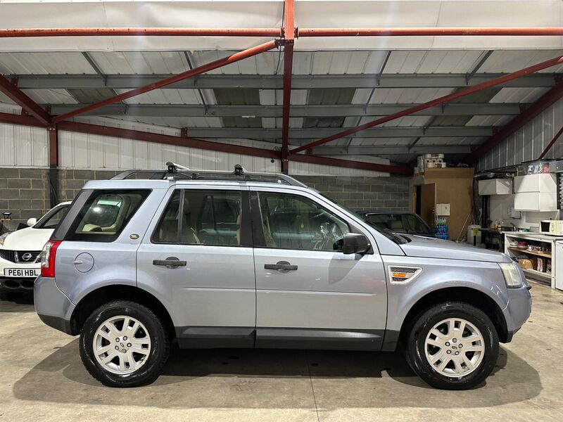 View LAND ROVER FREELANDER 2 2.2 TD4 XS 4WD Euro 4 5dr