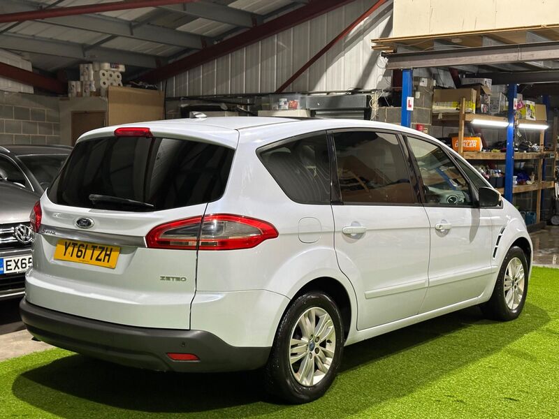 View FORD S-MAX 2.0 Zetec Euro 5 5dr