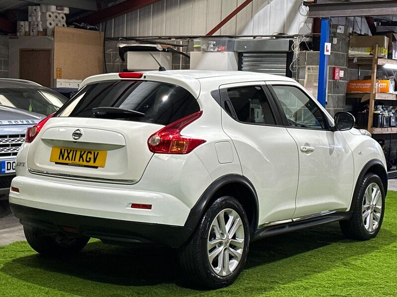 View NISSAN JUKE 1.6 Tekna Euro 5 5dr