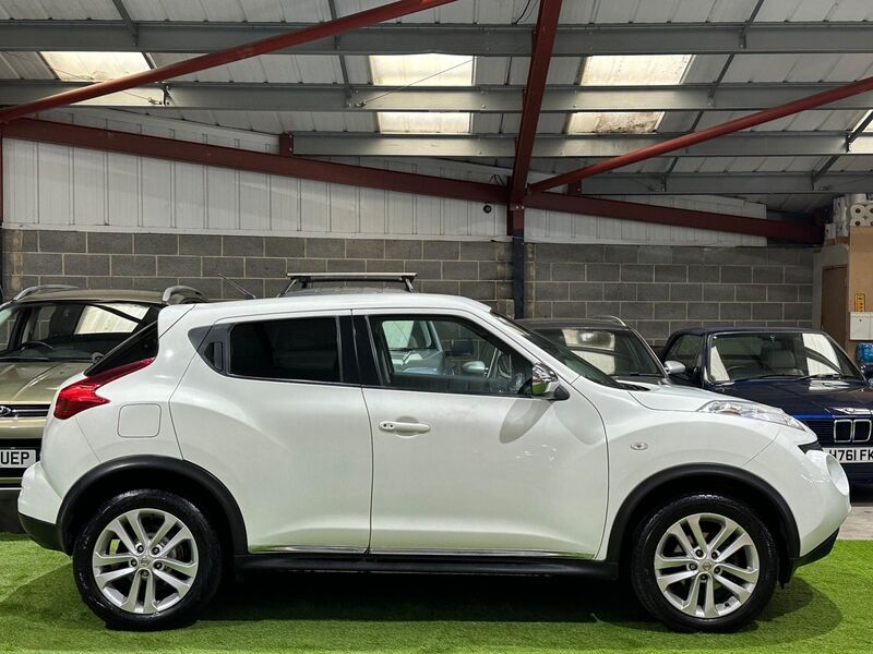 View NISSAN JUKE 1.6 Tekna Euro 5 5dr