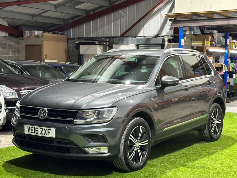 VOLKSWAGEN TIGUAN