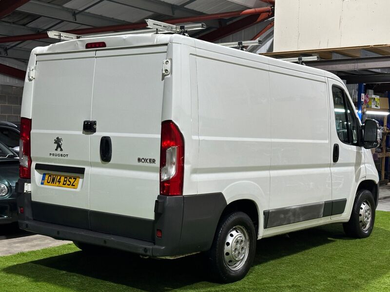View PEUGEOT BOXER 2.2 HDi 330 L1 H1 4dr