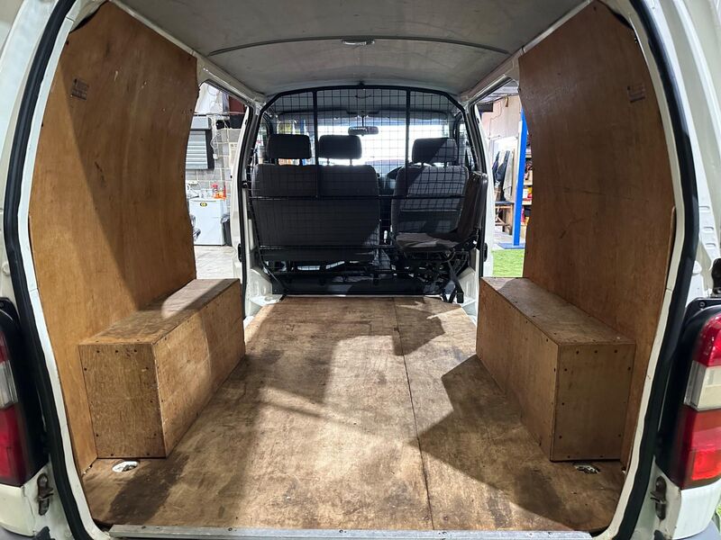 TOYOTA HIACE