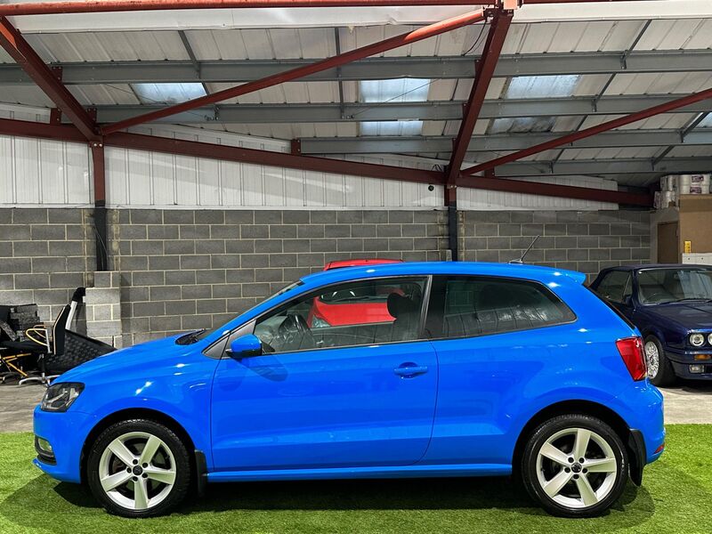 VOLKSWAGEN POLO