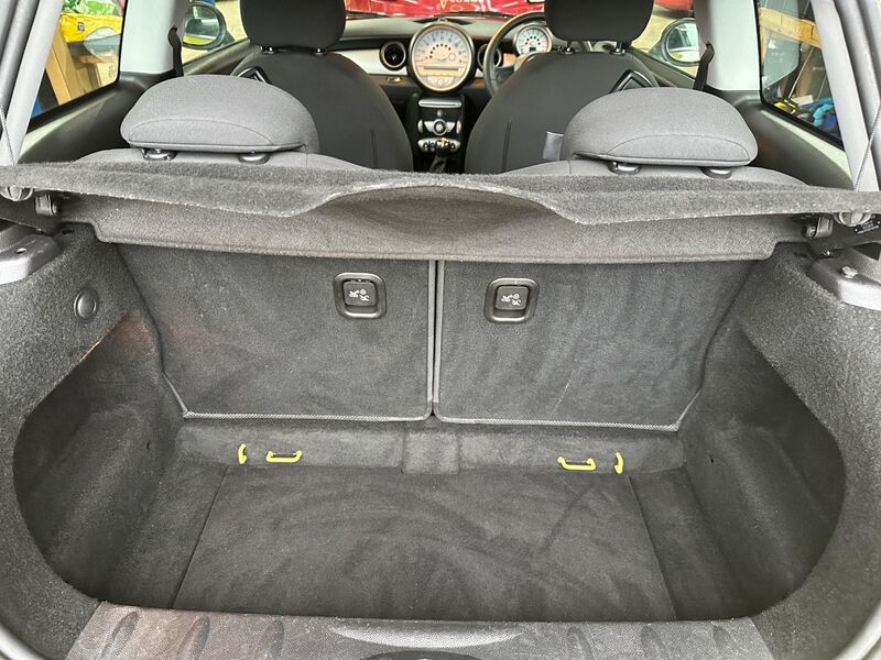 MINI HATCH