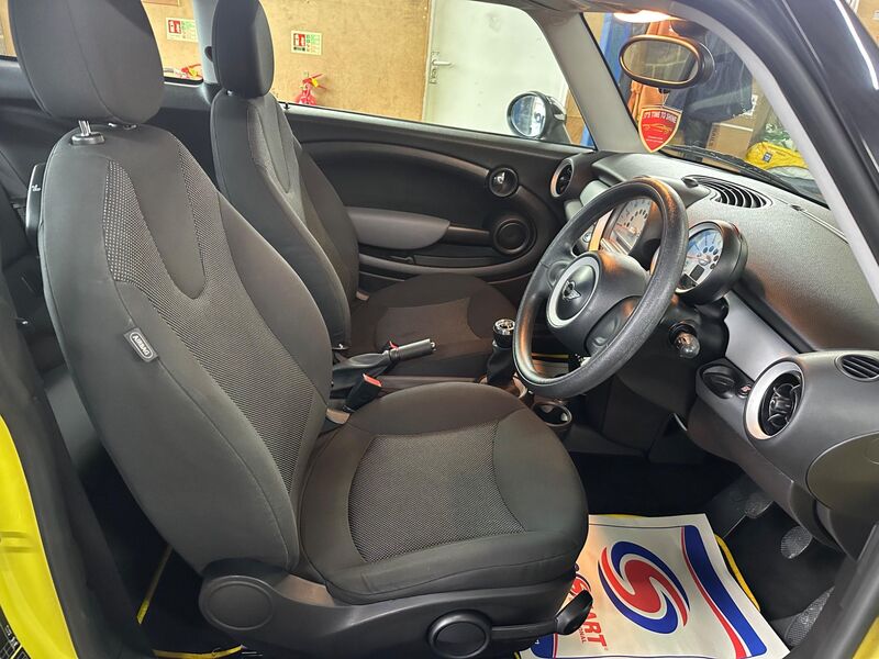 MINI HATCH