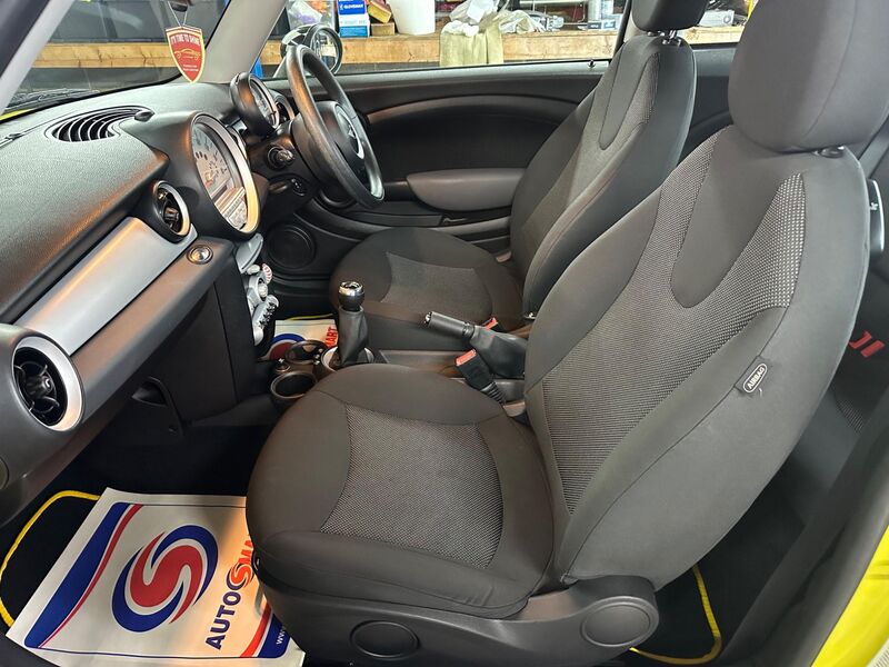 MINI HATCH