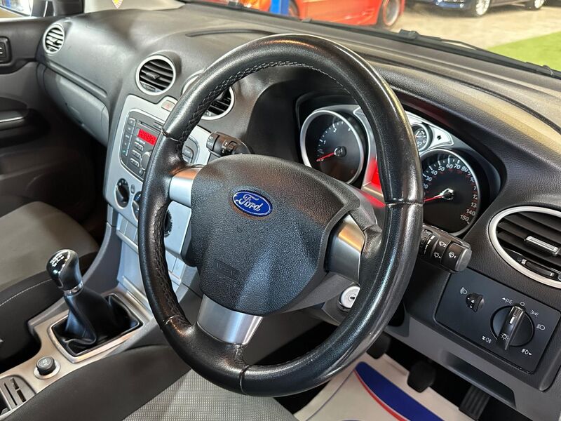 FORD FOCUS