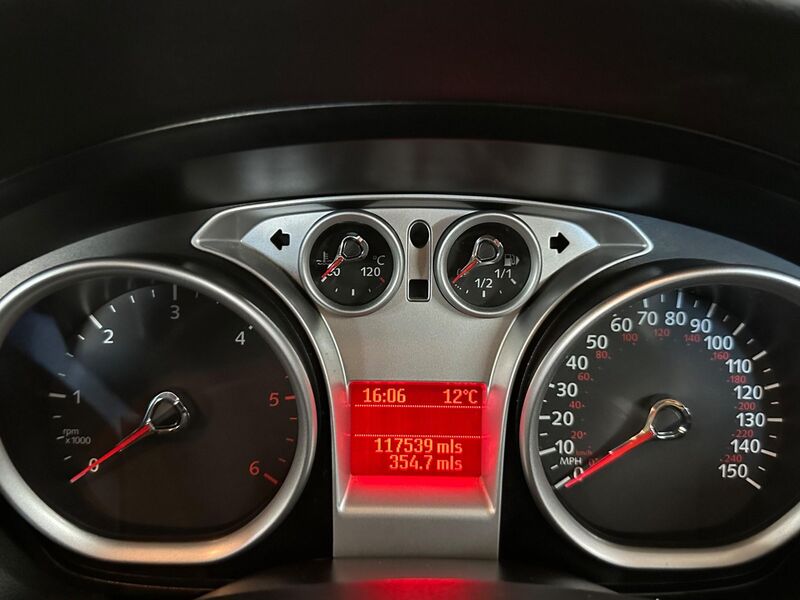 FORD FOCUS