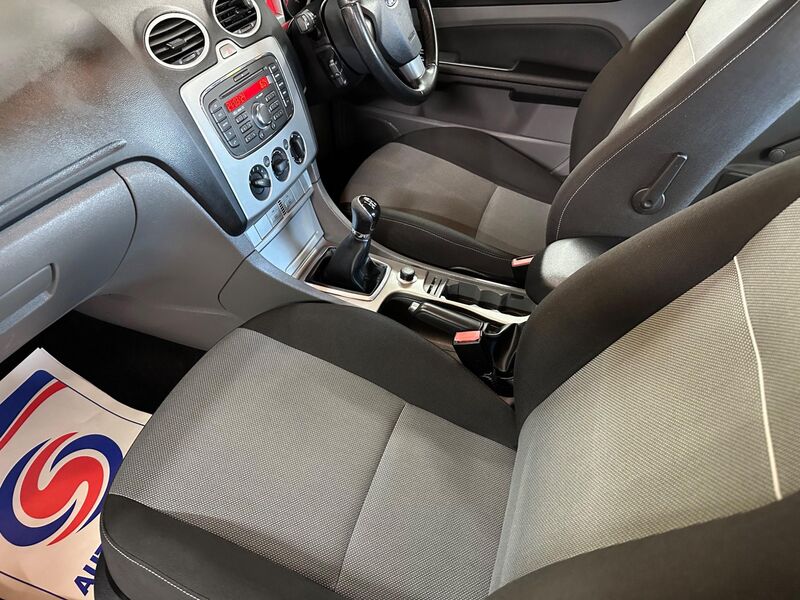 FORD FOCUS