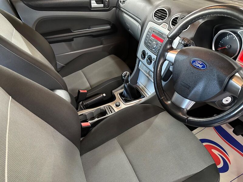 FORD FOCUS