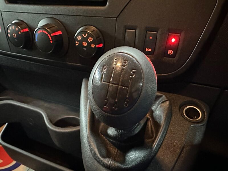 VAUXHALL MOVANO