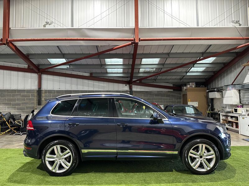 View VOLKSWAGEN TOUAREG 3.0 TDI V6 BlueMotion Tech R-Line Tiptronic 4WD Euro 5 (s/s) 5dr