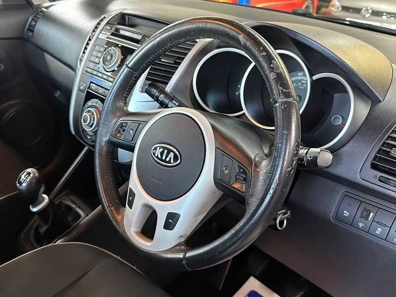 KIA VENGA