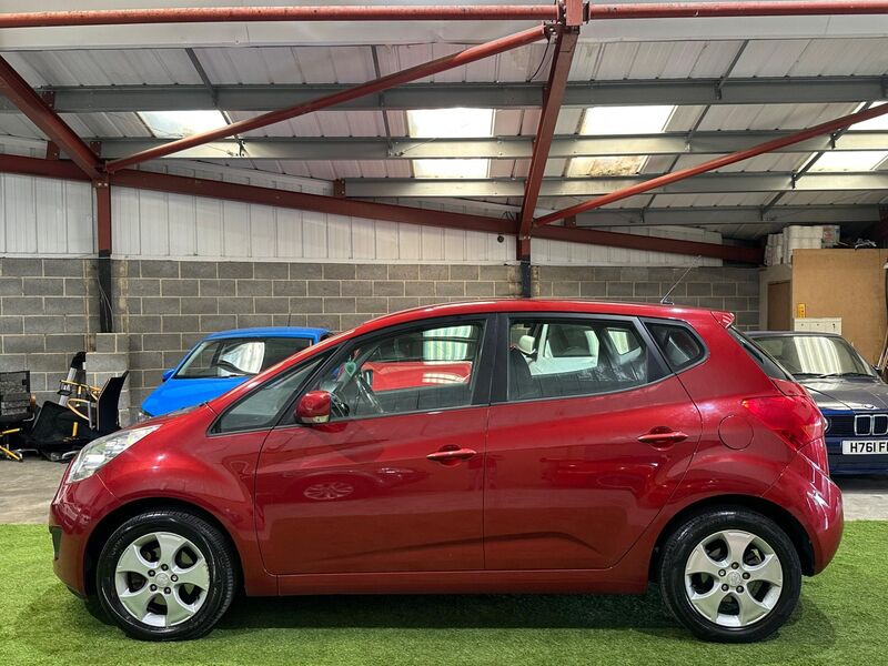 KIA VENGA