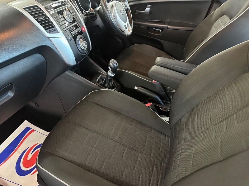 KIA VENGA