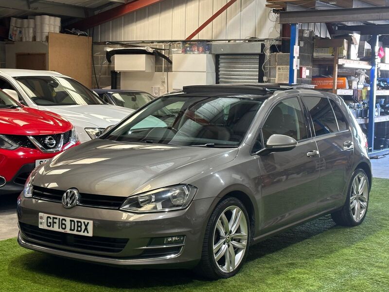 VOLKSWAGEN GOLF