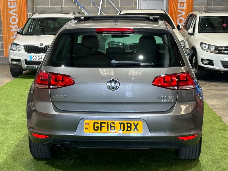 VOLKSWAGEN GOLF