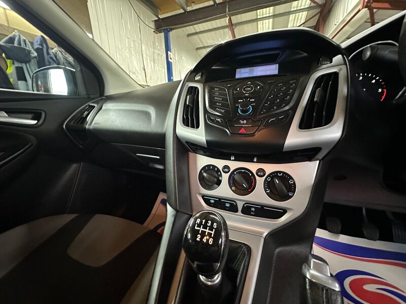FORD FOCUS