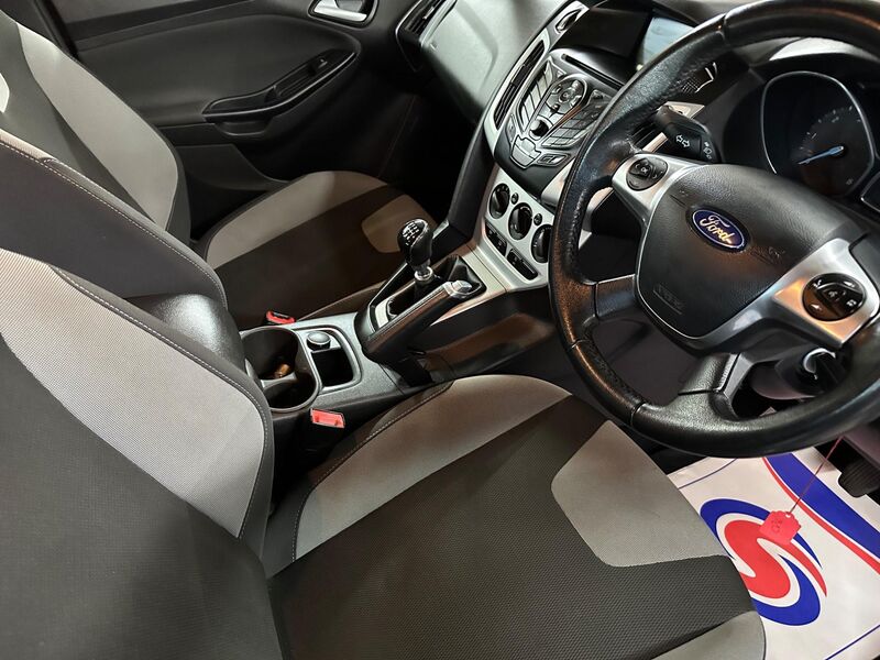 FORD FOCUS