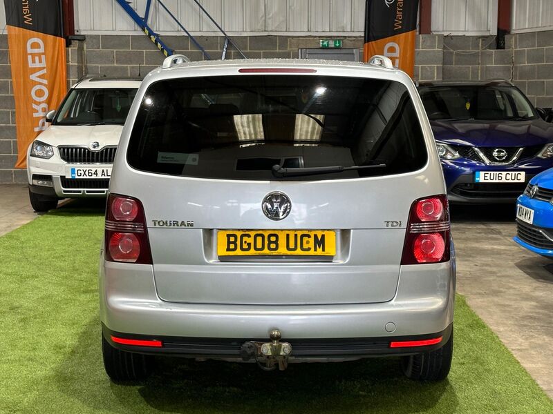 VOLKSWAGEN TOURAN