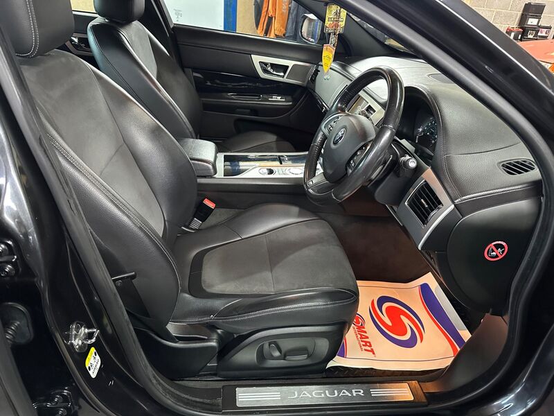 JAGUAR XF