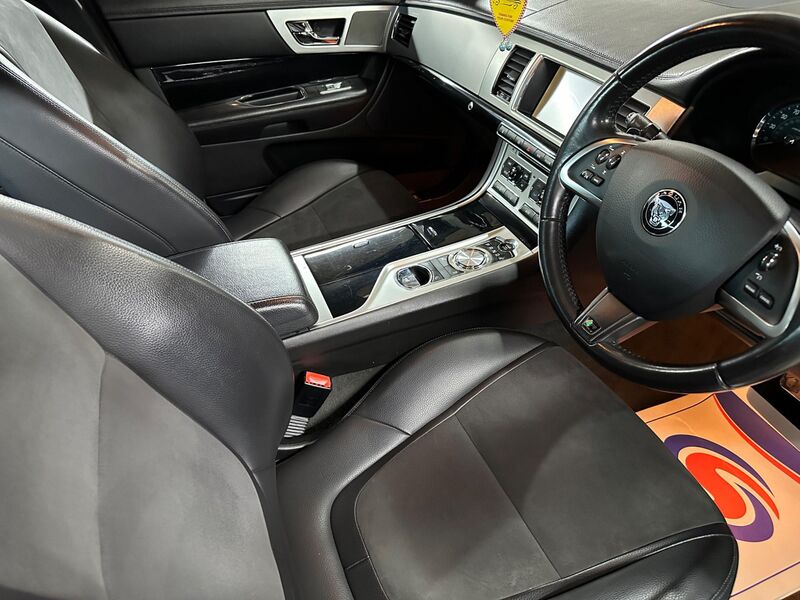 JAGUAR XF