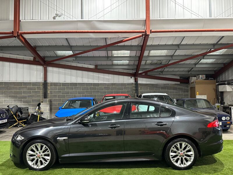 JAGUAR XF
