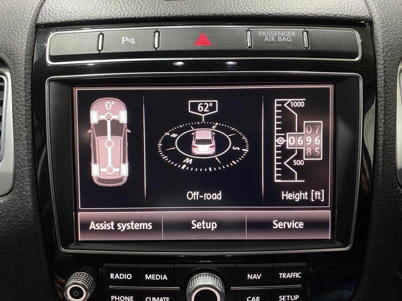 VOLKSWAGEN TOUAREG