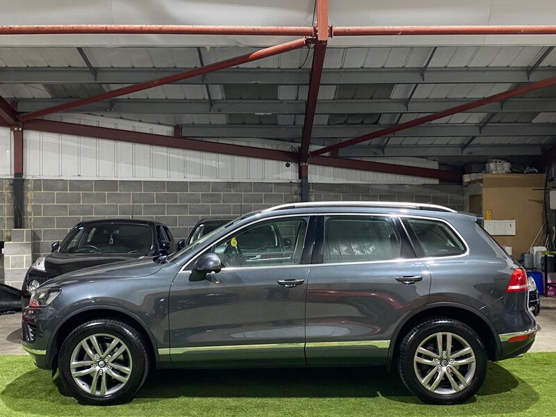 VOLKSWAGEN TOUAREG