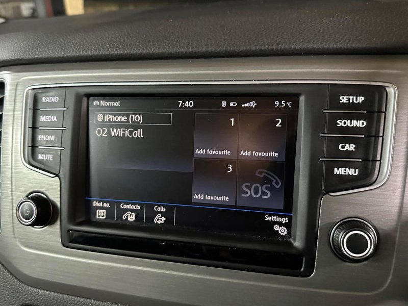 VOLKSWAGEN GOLF SV