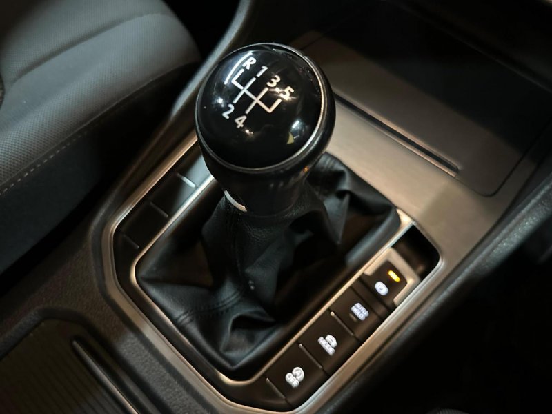 VOLKSWAGEN GOLF SV