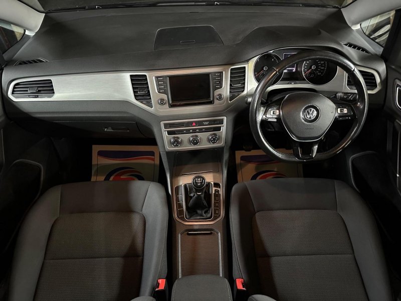 VOLKSWAGEN GOLF SV